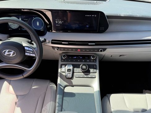 Used 2025 Hyundai Palisade SEL FWD image 11