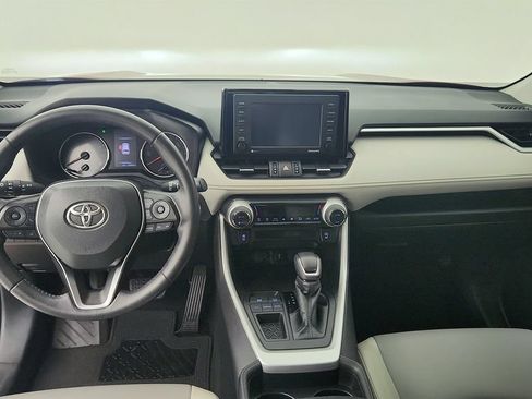 Used 2021 Toyota RAV4 XLE Premium FWD image 17