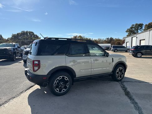 New 2025 Ford Bronco Sport Outer Banks w/ Outer Banks Tech Package+ image 4