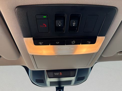 Certified 2025 Nissan Rogue SV w/ SV Premium Package AWD/4WD image 32