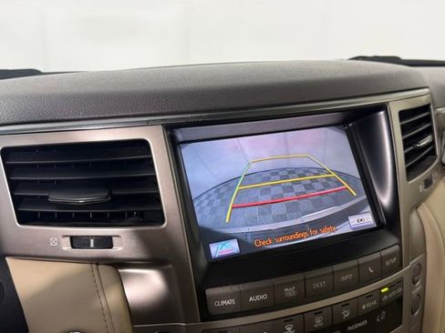 Used 2014 Lexus LX 570 4WD image 17