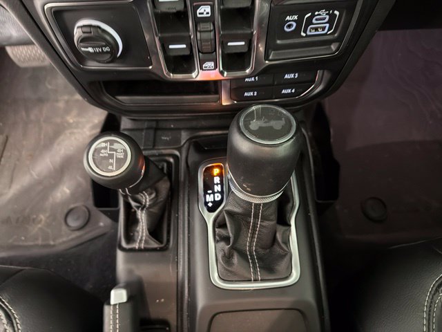 Used 2023 Jeep Wrangler Unlimited Sahara w/ Cold Weather Group AWD/4WD image 27