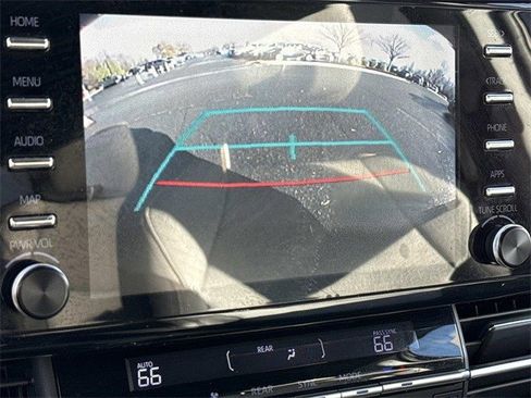 Used 2022 Toyota Sienna XSE image 21