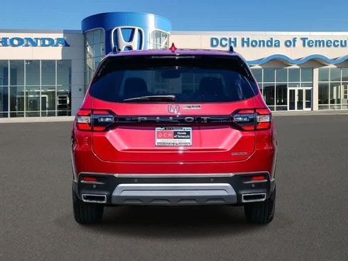 New 2025 Honda Pilot Touring image 4