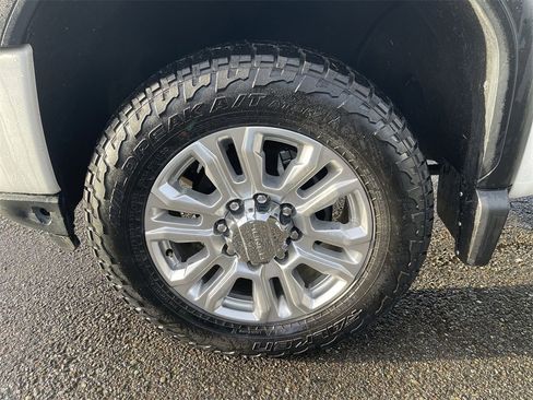 Used 2021 GMC Sierra 3500 Denali w/ Denali Ultimate Package image 34