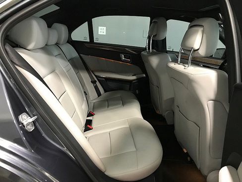 Used 2010 Mercedes-Benz E 350 Sedan image 20