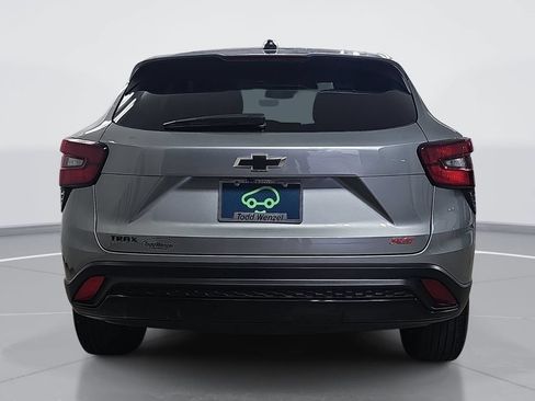 Used 2024 Chevrolet Trax RS w/ Driver Confidence Package FWD image 5