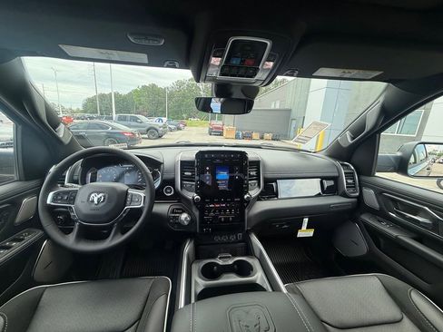 New 2026 RAM 1500 Laramie AWD/4WD image 13