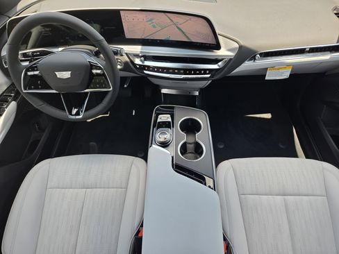 New 2025 Cadillac Lyriq Luxury image 19