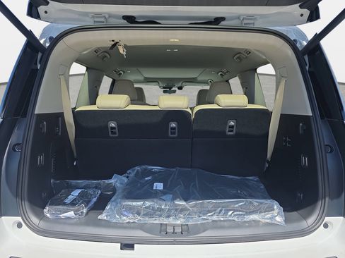 New 2026 Nissan Armada Platinum AWD/4WD image 12