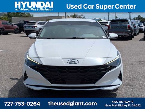 Used 2023 Hyundai Elantra SEL w/ Convenience Package image 8