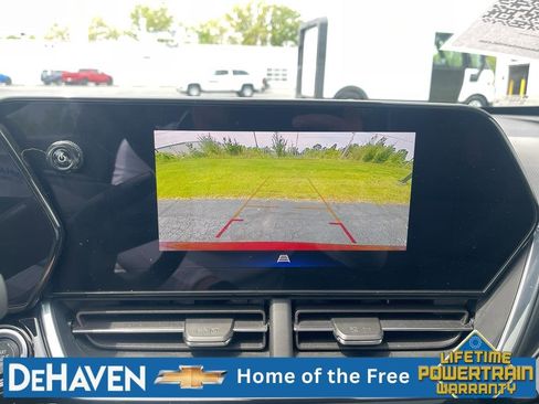 Used 2024 Chevrolet Trax RS w/ Sunroof Package FWD image 15