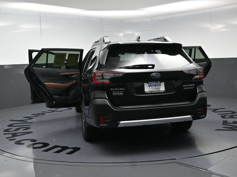 Used 2020 Subaru Outback Touring XT AWD/4WD image 18