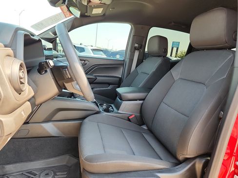 Used 2024 Chevrolet Colorado Trail Boss w/ Advanced Trailering Package AWD/4WD image 12