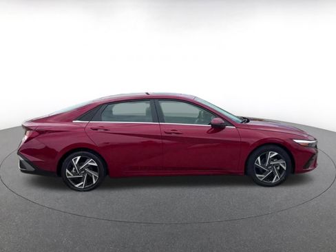 Used 2025 Hyundai Elantra Limited FWD image 13