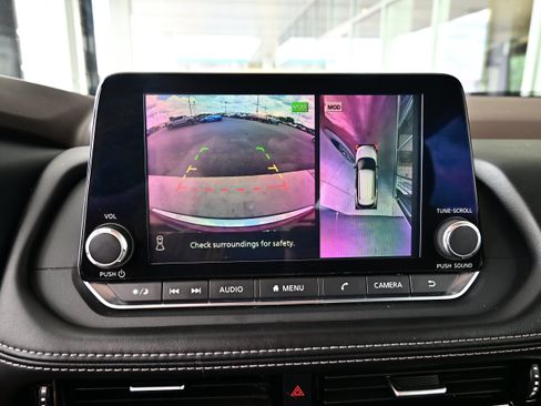 Used 2021 Nissan Rogue SV FWD image 25