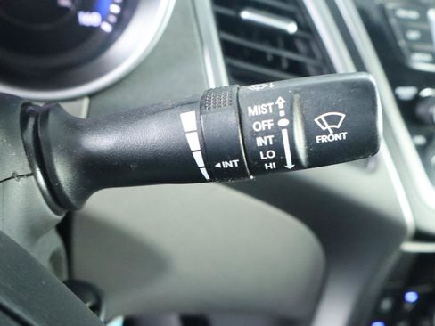 Used 2015 Hyundai Elantra SE FWD image 23