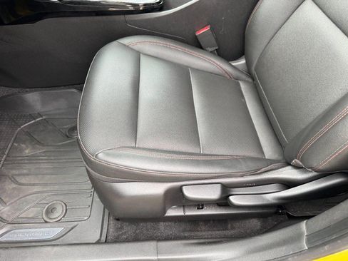 Used 2024 Chevrolet Trax RS w/ Sunroof Package image 15