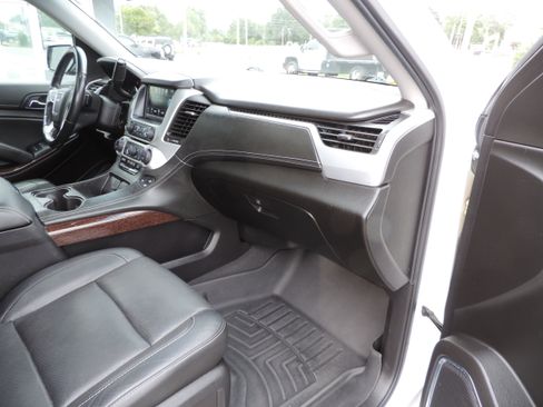 Used 2019 GMC Yukon XL SLT image 17