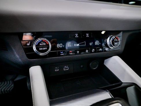 Used 2024 Mitsubishi Outlander SEL Black Edition image 40