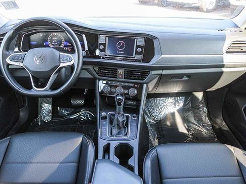 Used 2024 Volkswagen Jetta SE image 12