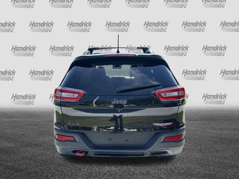 Used 2018 Jeep Cherokee Trailhawk AWD/4WD image 9