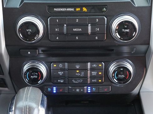 Used 2018 Ford F150 King Ranch w/ Equipment Group 601A Luxury AWD/4WD image 24