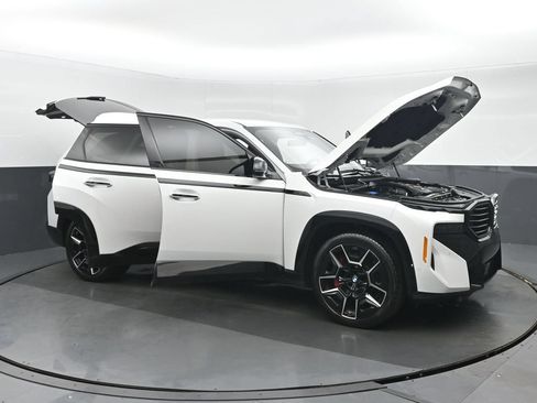 Used 2023 BMW XM AWD/4WD image 44