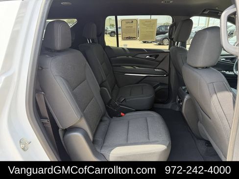 Used 2025 Chevrolet Traverse LT AWD/4WD image 32