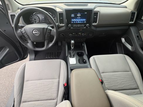 Used 2022 Nissan Frontier SV AWD/4WD image 27