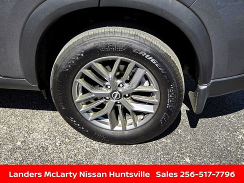 Used 2025 Nissan Rogue S image 12