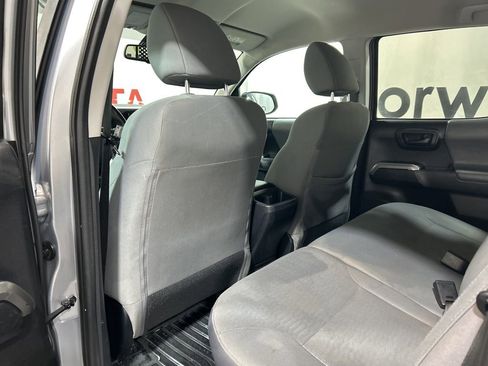 Used 2019 Toyota Tacoma image 18