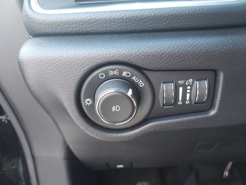 Used 2020 Chrysler Pacifica Limited w/ Quick Oder Package 2EV RED-S image 35