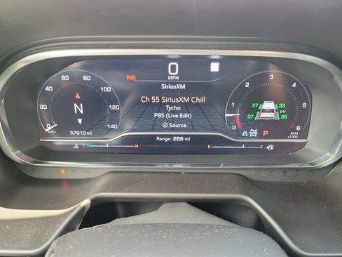 Used 2022 GMC Yukon AT4 w/ Technology Package AWD/4WD image 17