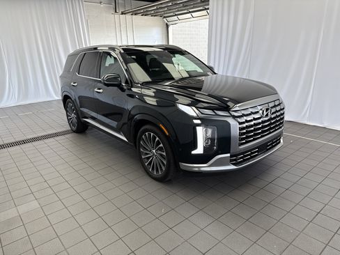Used 2025 Hyundai Palisade Calligraphy image 3