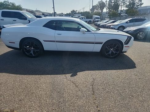 Used 2017 Dodge Challenger SXT image 17