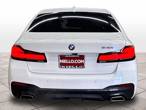 Used 2023 BMW 540i w/ M Sport Package RWD image 3