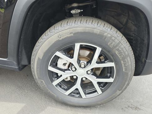 Used 2025 Jeep Grand Cherokee Limited AWD/4WD image 17