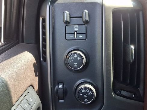 Used 2015 Chevrolet Silverado 1500 High Country w/ High Country Premium Package AWD/4WD image 25