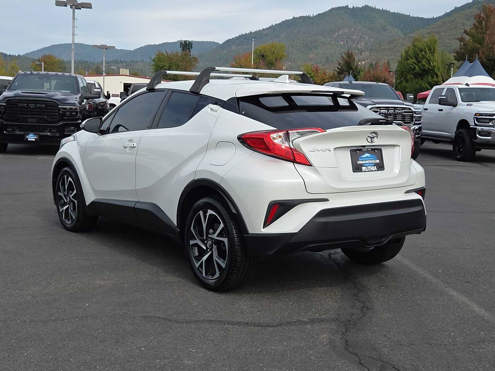 Used 2018 Toyota C-HR XLE FWD image 12