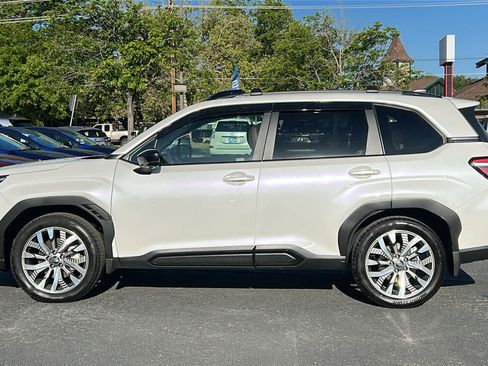 Certified 2025 Subaru Forester Touring AWD/4WD image 9
