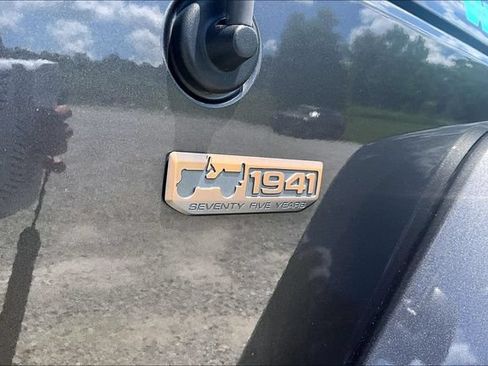 Used 2017 Jeep Wrangler Unlimited Sahara AWD/4WD image 12