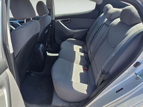 Used 2016 Hyundai Elantra SE image 11