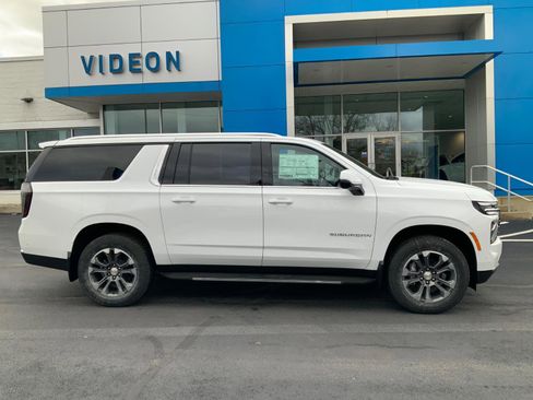 New 2026 Chevrolet Suburban LT w/ Comfort Package image 8