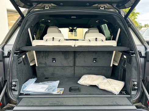 New 2026 BMW X7 M60i image 21