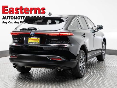 Used 2022 Toyota Venza LE AWD/4WD image 5