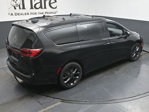 Used 2023 Chrysler Pacifica Touring-L w/ S Appearance Package FWD image 40