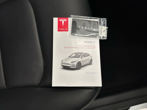 Used 2023 Tesla Model Y Long Range image 38