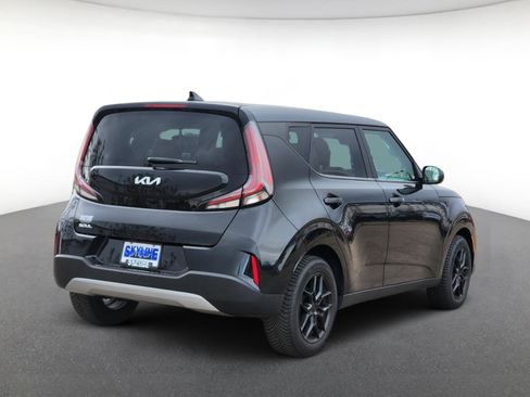 Used 2023 Kia Soul LX FWD image 3