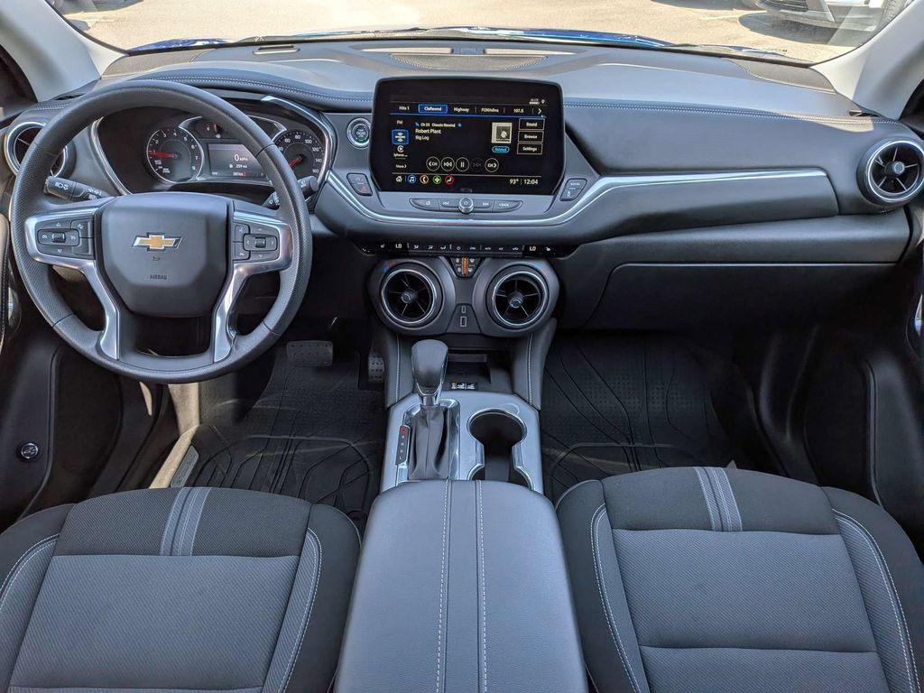 Used 2024 Chevrolet Blazer LT w/ Convenience Package FWD image 16